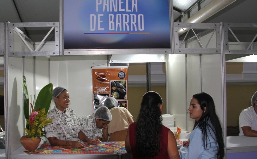 Festival reúne maceioenses e turistas para saborear gastronomia popular no Jaraguá