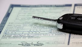 Justiça suspende IPVA de idoso com limitações físicas após ação da Defensoria