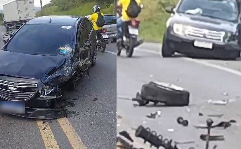 Acidente entre carros de passeio deixa trânsito lento e um ferido na BR-316