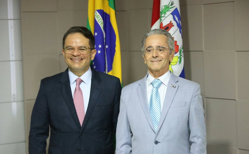 Na Assembleia Legislativa, governador em exercício reforça importância da cooperação institucional