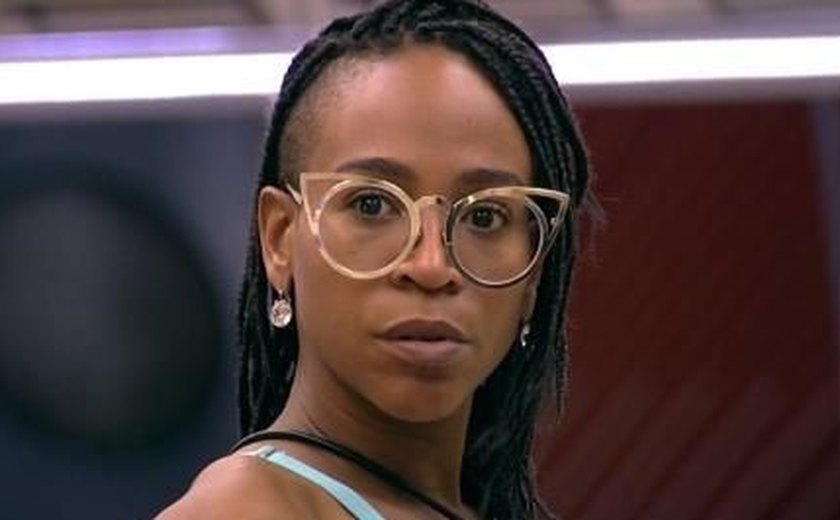 'BBB21': Karol expulsa Lucas da mesa e dispara: “Só vai comer quando eu sair”