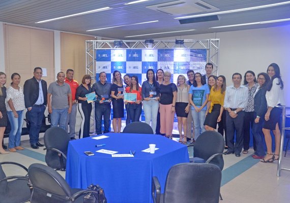 IEL premia empresas integrantes do Programa de Aprendizagem