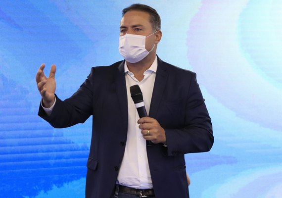 Renan Filho lidera disputa ao Senado com 56,8%