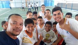 Fabricação de brinquedos caseiros vira ferramenta pedagógica em escola de Penedo