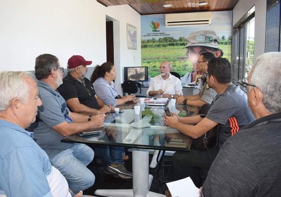 Iteral e MST dialogam sobre permanência de famílias camponesas