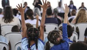 Mais brincadeira, menos tela: confira dicas para uma infância saudável