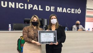 Delegada é agraciada com Título de Cidadão Honorário de Maceió