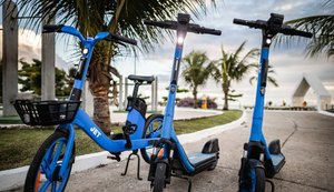 Bicicletas e patinetes elétricos viram alternativa de transporte para maceioenses