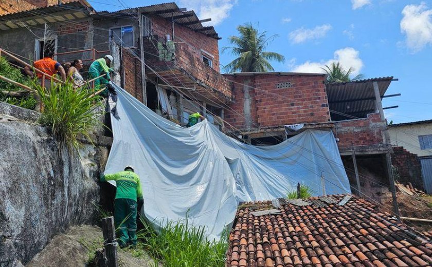 Defesa Civil de Maceió protegeu 174 pontos com lonas brancas em áreas de risco