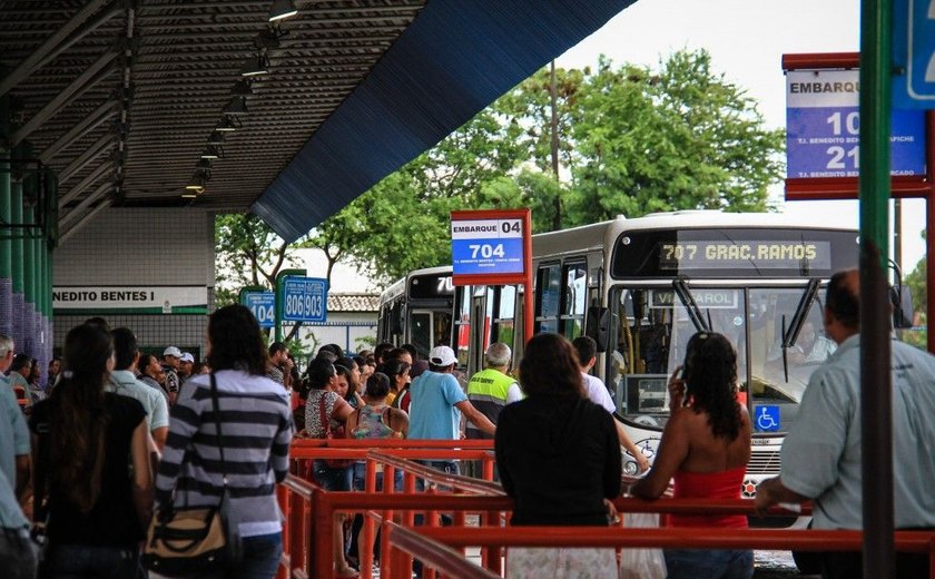 Prefeitura de Maceió realiza ação de combate ao assédio sexual nos ônibus