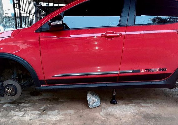 Pneus de carro são roubados no Conjunto José Tenório durante a madrugada