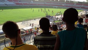 Crianças e adolescentes de abrigos participam de campanha de adoção em Maceió