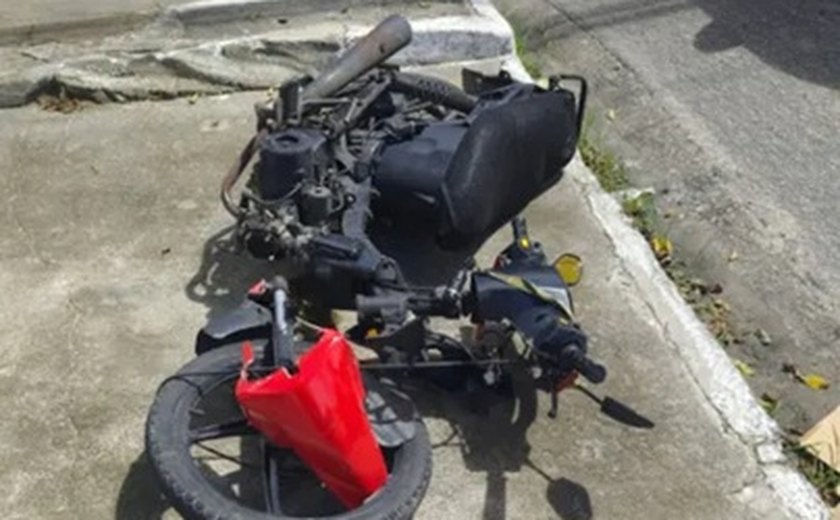 Acidente entre carro e motocicleta deixa dois feridos na Cidade Universitária