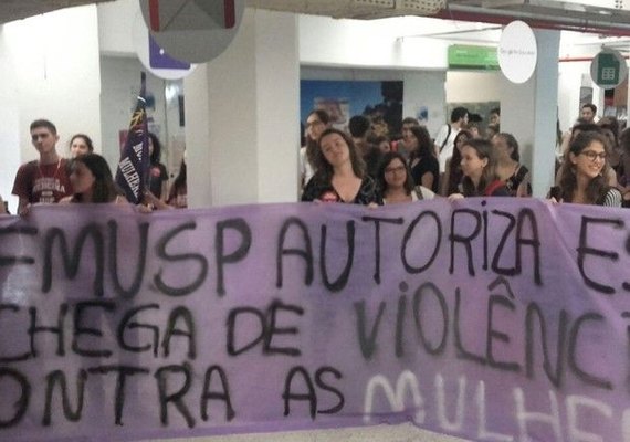 Estudantes protestam contra formatura de aluno da USP acusado de estupro