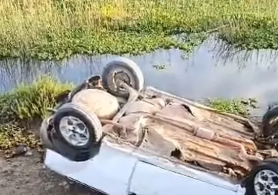 Motorista perde controle do veículo e cai de ponte em Batalha