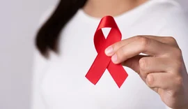 Dezembro Vermelho: Infecções por HIV ainda são prevalentes no país, informa infectologista