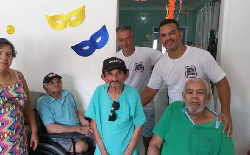 Samba Amigos da Pracinha realiza ação solidária em lar de idosos na Ponta Grossa