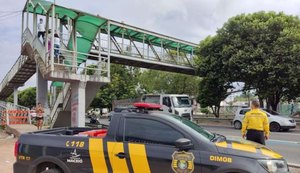 SMTT orienta pedestres sobre travessia segura com a interdição na passarela do Canaã