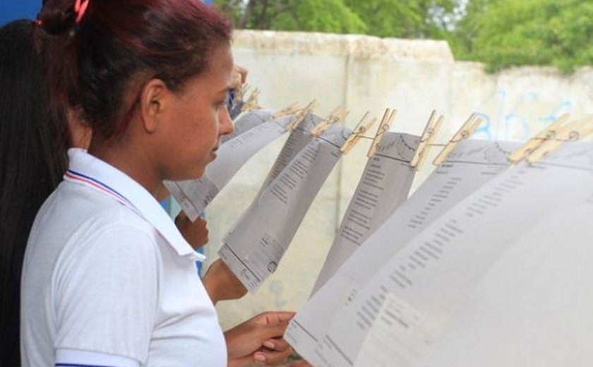 Cerimônia de formatura do curso Papel no Varal Escola é realizada