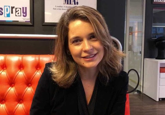 Atriz Cláudia Abreu está com Covid-19