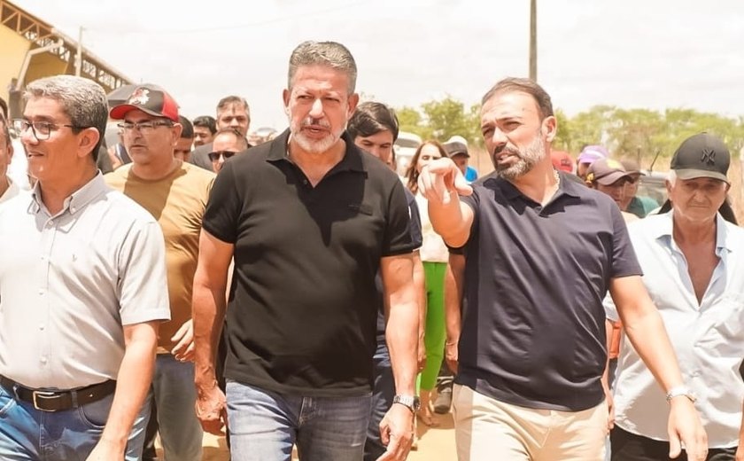 Arthur Lira realiza entregas e anuncia investimentos na saúde em Major Izidoro