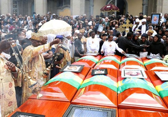 Etiópia realiza funeral simbólico de vítimas de queda de avião
