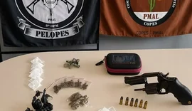 Denúncia de tráfico termina com três presos e apreensão de drogas e arma em Delmiro Gouveia