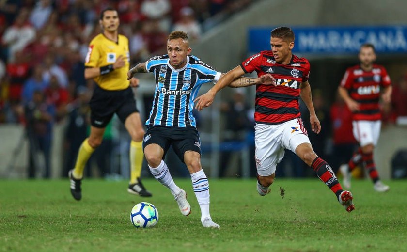 Flamengo derrota Grêmio no Maracanã e avança na Copa do Brasil