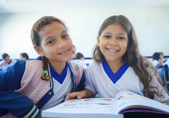 Alagoas atinge a marca histórica de 64% de crianças alfabetizadas e ultrapassa a meta para 2026