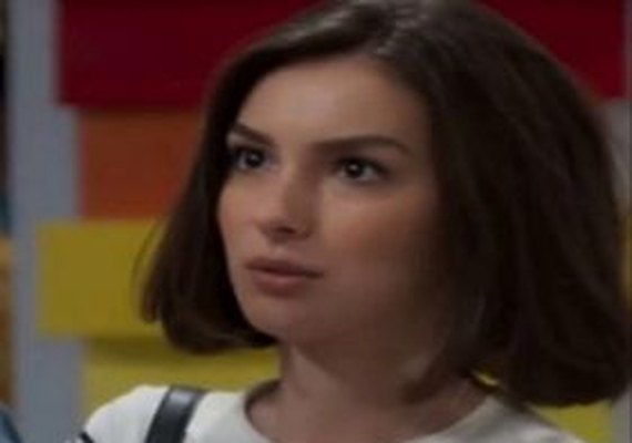 'Verão 90': Larissa termina com Quinzinho, mas é traída por Vanessa