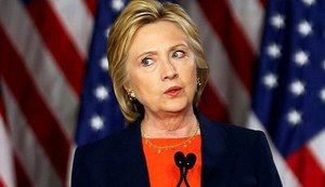 Hillary tem 7 pontos de vantagem sobre Trump, que enfrenta acusações