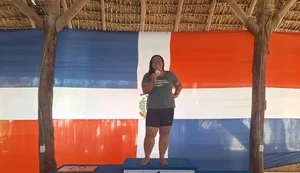 Professora da Uncisal conquista medalha em competição de natação na República Dominicana