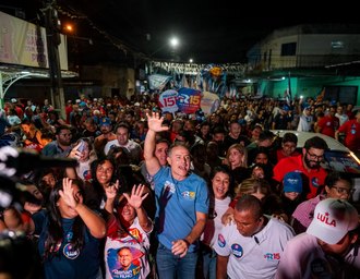Da Ponta Grossa ao Prado, caminhada de Renan Filho mobiliza apoiadores em Maceió