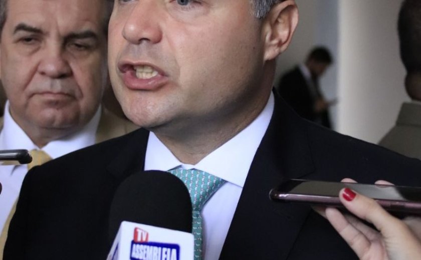 Renan Filho afirma que rateio do Fundeb depende dos deputados estaduais