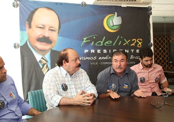 Levy Fidelix, presidente nacional do PRTB, diz que irá processar Cícero Almeida