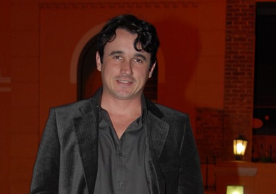 Ator Caio Junqueira sofre acidente grave no Rio de Janeiro