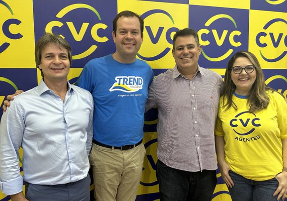 Prefeitura participa da Abav Expo 2023 e leva parceiros comerciais a ensaio da Beija-flor