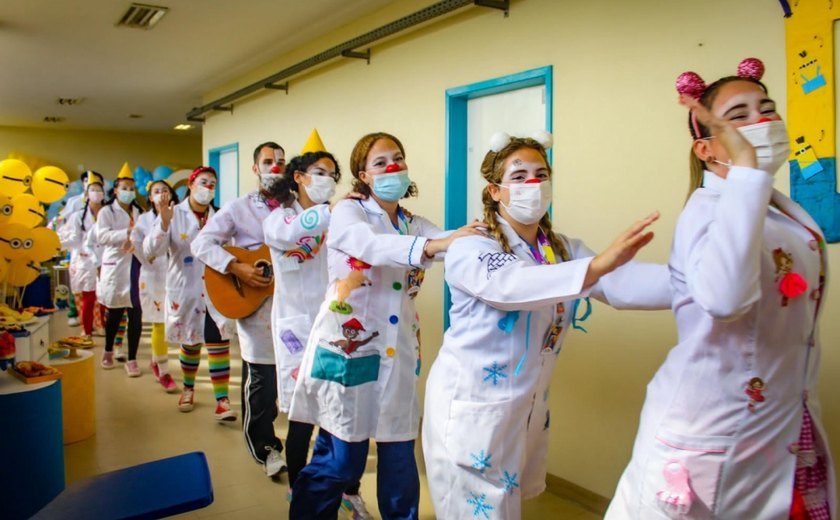 Projeto Sorriso de Plantão leva a alegria do Carnaval para o Hospital Universitário neste sábado