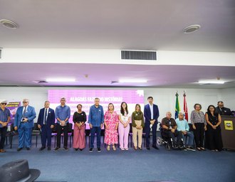 Governo formaliza apoio a 13 instituições de longa permanência e lança política estadual à pessoa idosa