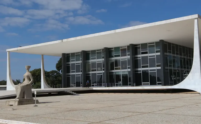 Defesa pede autorização do STF para que Bolsonaro possa operar ombro