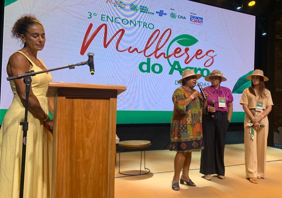 Unicafes/AL marca presença durante Encontro de Mulheres do Agro