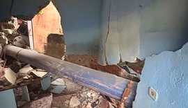 Tubulação cai sobre casa e mata moradora de 79 anos em Mauá, na Grande SP