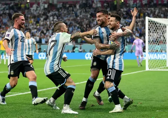 Com drama, Argentina bate Austrália e avança para enfrentar Holanda