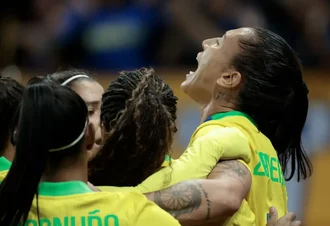 Em virada relâmpago, seleção brasileira feminina vence Estados Unidos