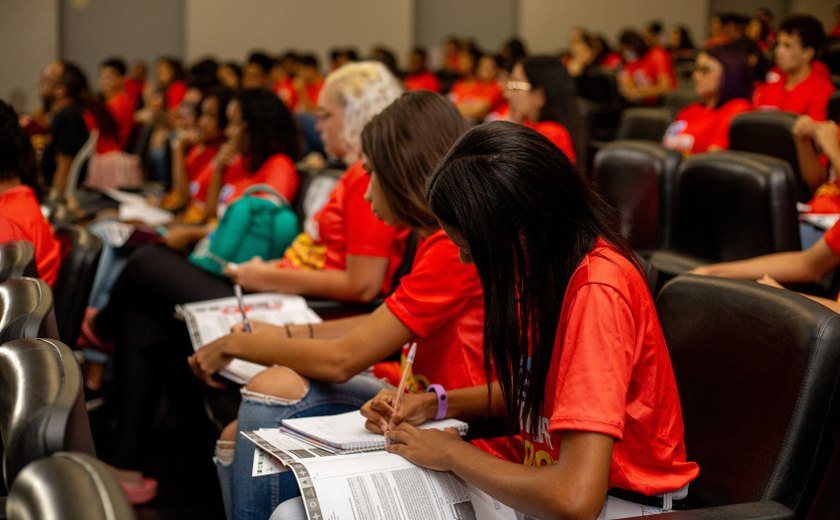 Semed firma parcerias com eventos que beneficiarão estudantes de Maceió