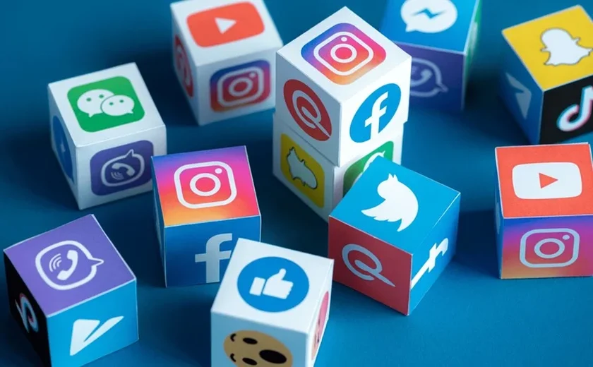 Regulamentação das redes sociais é desafio para proteger democracia e combater desinformação, defende jornalista