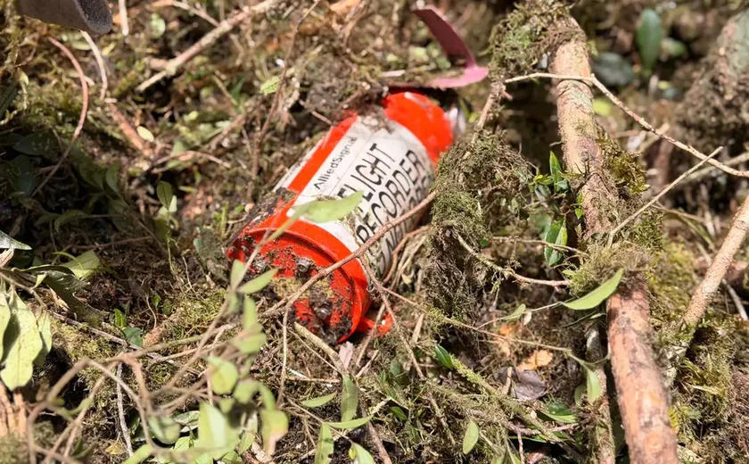 Cenipa recupera caixa-preta de helicóptero que levava cantor Rick