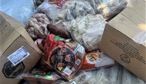 Mais de 200 kg de alimentos estragados são apreendidos no Jacintinho