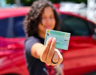 Governador entrega CNH aos primeiros aprovados no Programa CNH do Trabalhador nesta terça-feira