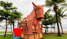 Escultura O Boi é reinaugurada em Jaraguá após ato de vandalismo